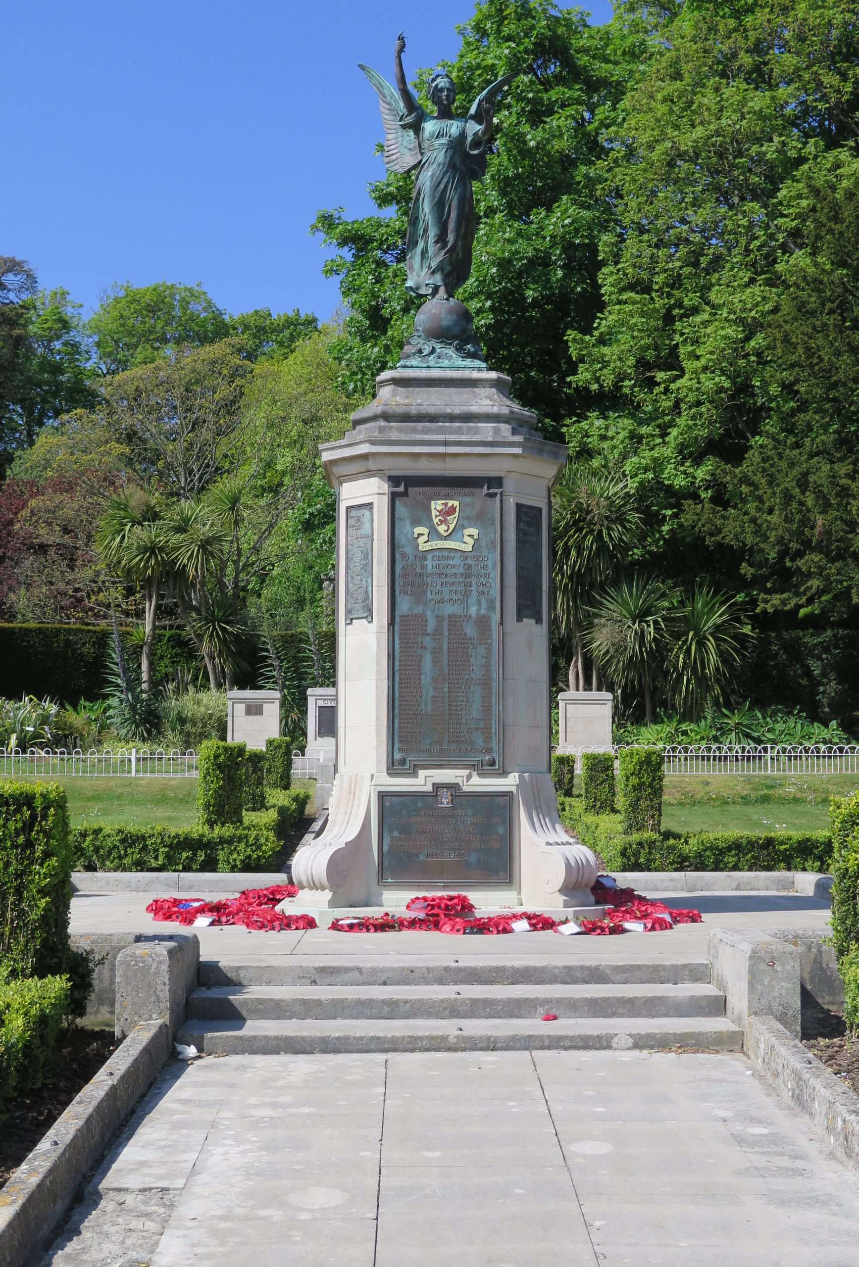 War memorial in Grove Park